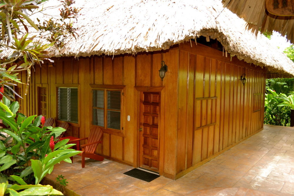 Hotel Jungle Lodge Tikal Exterior photo